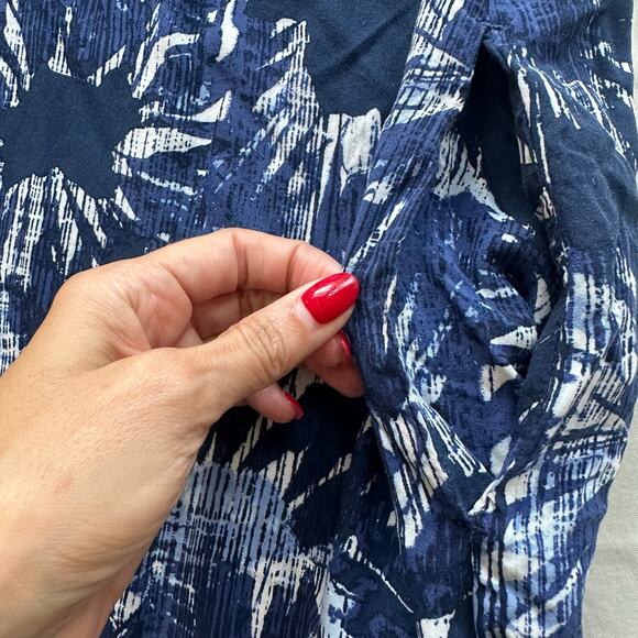 GAP Blue, Floral Print, VNeck, Pocketed, Cuffed Short Sleeve, Shirt Dress- S - Picture 5 of 10